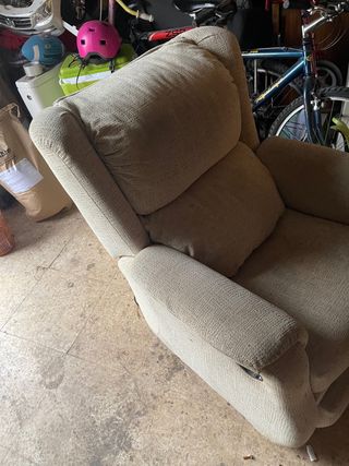 Sofá reclinable beige