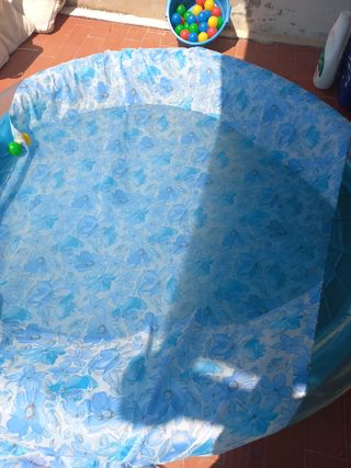 Piscina infantil  regalan  bolas, tela impermeable
