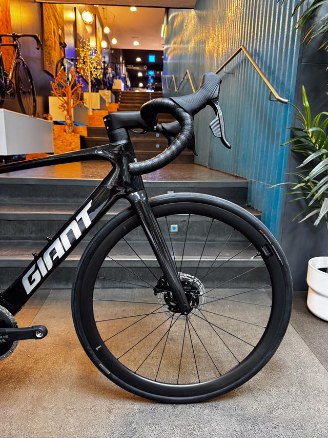 Bicicleta Giant Defy E+ 1