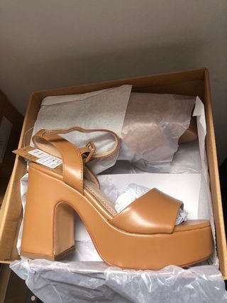 Sandalias plataforma camel - talla 37