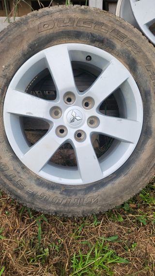 Llantas 18" Mitsubishi Montero V80