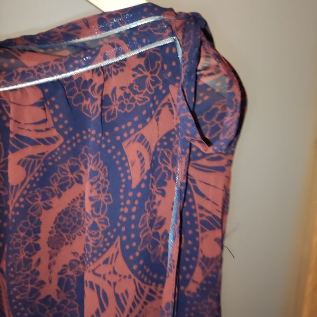 Falda estampada granate y negra