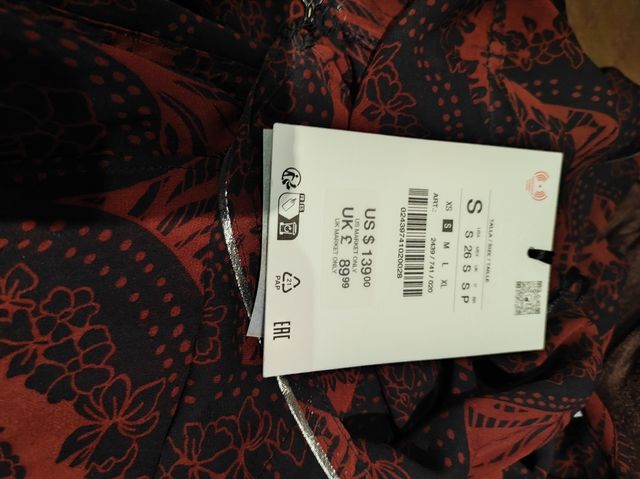 Falda estampada granate y negra