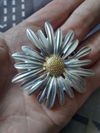 Broche flor plata dorada margarita grande joyas