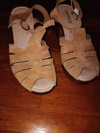 Sandalias tacón marrón claro