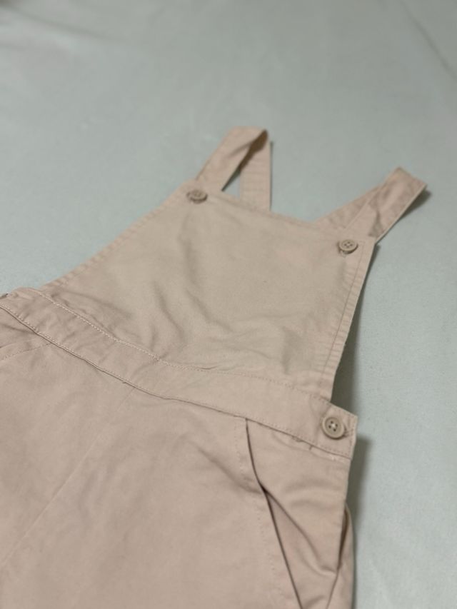 Peto corto beige niño