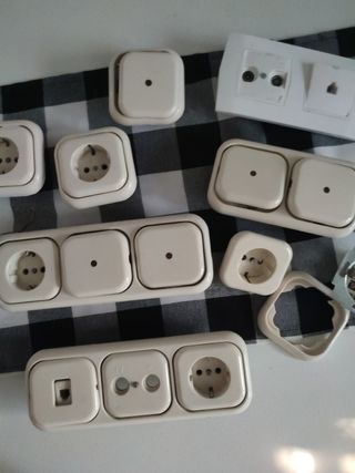 Lote enchufes interruptores Niessen, ideal reforma