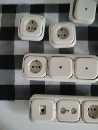 Lote enchufes interruptores Niessen, ideal reforma