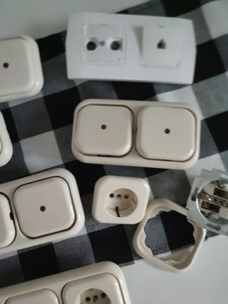 Lote enchufes interruptores Niessen, ideal reforma