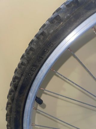 Bicicleta montaña doble suspensión. Igualada