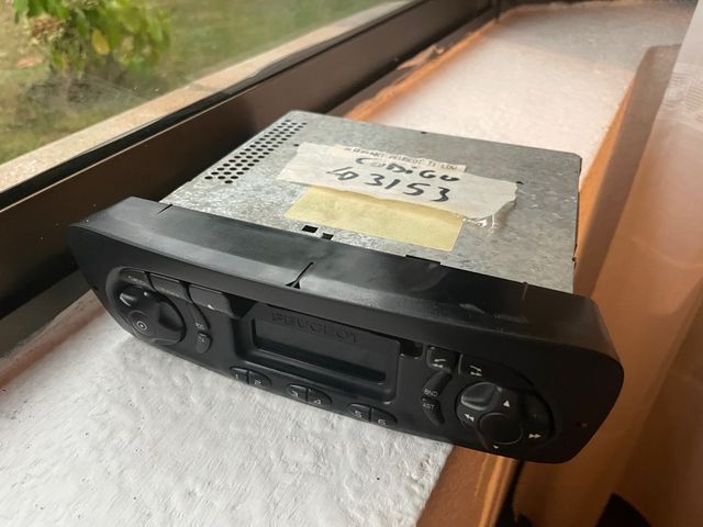 Radio Peugeot 206 original (con codigo)