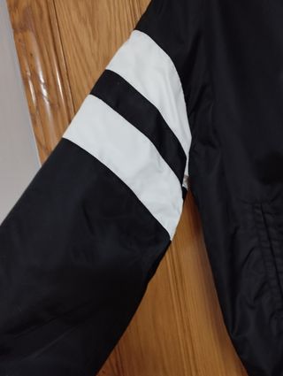 Chaqueta negra Pull Bear