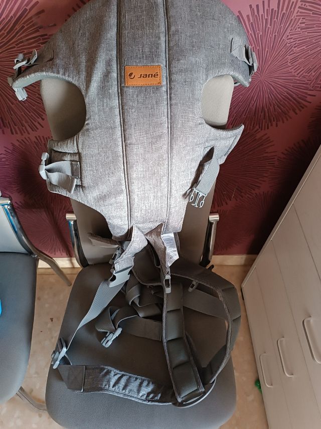 Mochila portabebés Jané gris