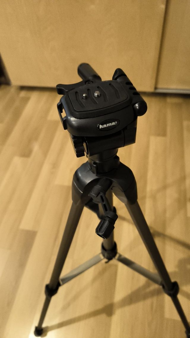 2 Trípodes fotográfico universal Hama