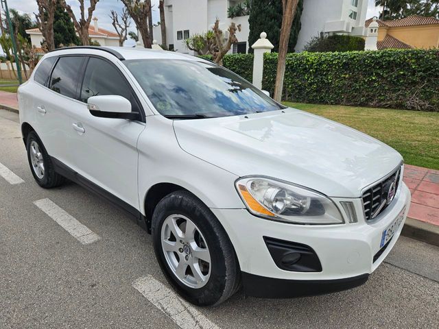Volvo XC60 2.4 D4 Momentum Auto AWD 163 CV