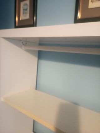 Estantería blanca de madera