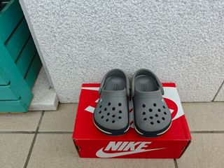 Crocs C5,C6 + 2 Nikes talla 21  y 1 de talla 23,5.