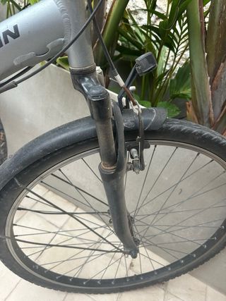 Bicicleta B-Twin usada, sin udar desde mucho tiemp