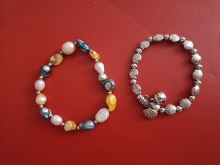 Pulseras perlas & conchas