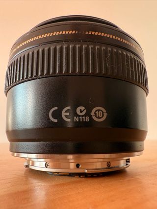 Canon 28mm f/1.8 USM - Lente