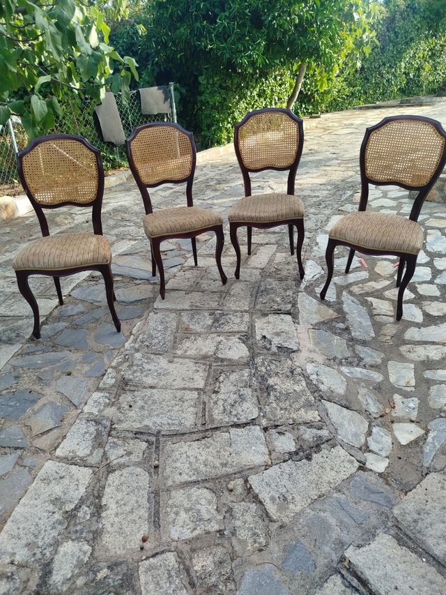 4 Sillas antiguas mimbre-madera.