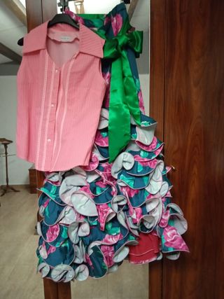 Traje Flamenca Rosa-Verde,comprado en el Rocio
