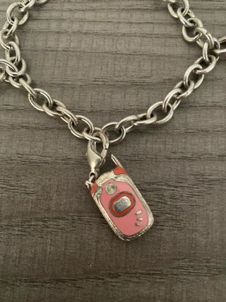 Pulsera Guess Charm - Plata y Rojo