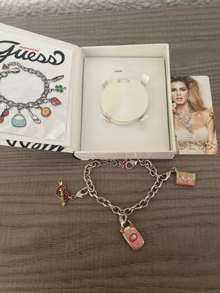 Pulsera Guess Charm - Plata y Rojo