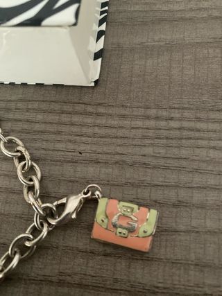 Pulsera Guess Charm - Plata y Rojo