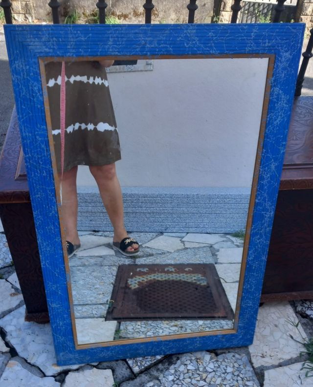 Espejo azul y dorado antiguo