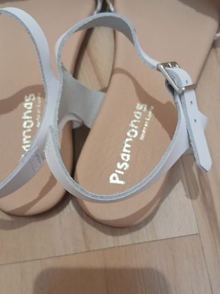 Sandalias Pisamonas  beige-blanco
