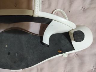 Sandalias blancas tacón bajo