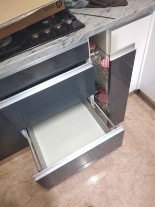 Muebles cocina blancos roto y gris