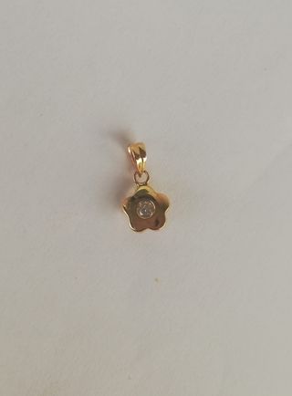 Colgante flor y circonita oro 18k