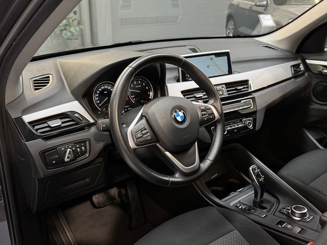 BMW X1 sDrive18i AT7 ADVANTAGE