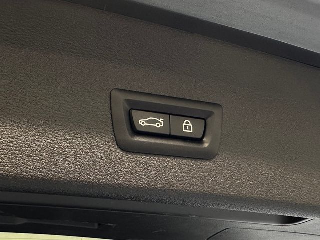 BMW X1 sDrive18i AT7 ADVANTAGE