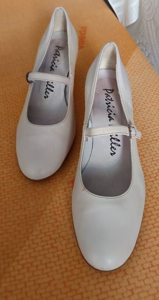 Zapatos tacón de mujer beige para vestido  andaluz