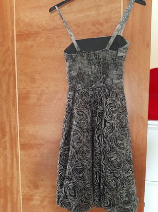 Vestido gris y negro estampado