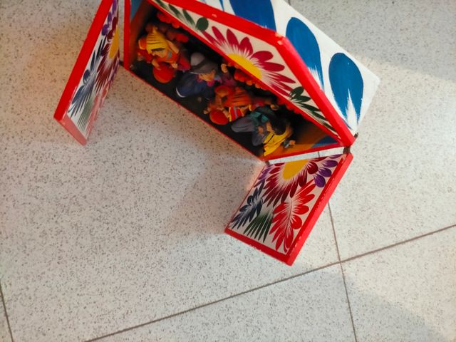 Retablo artesanal peruano - Ayacucho.