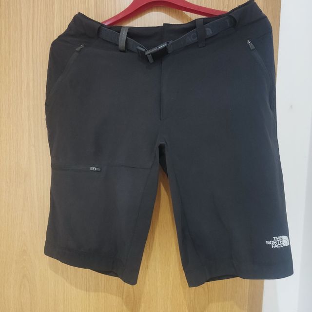 Pantalón corto The North Face negro
