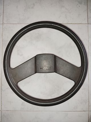 Volante de serie Seat Marbella