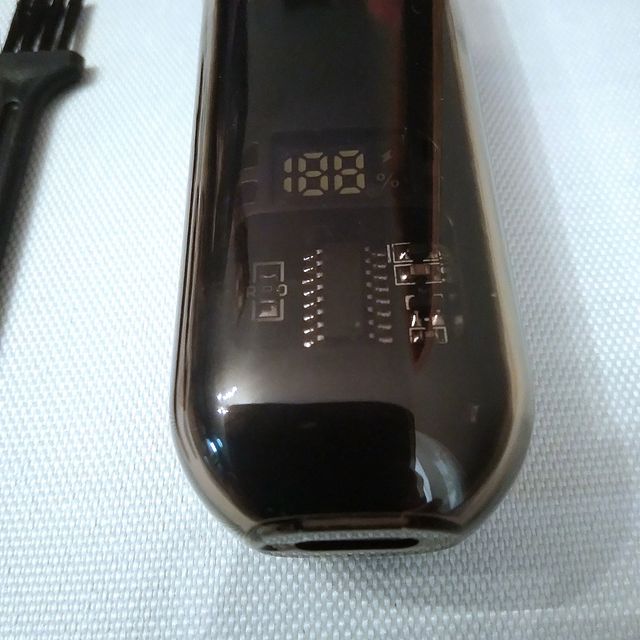 Rifinitore per naso e orecchie ricaricabile