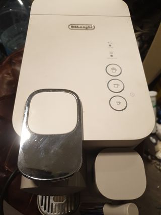 Cafetera Nespresso DeLonghi Lattissima One