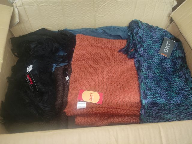 Lote 41 bufandas nuevas varios modelos y colores