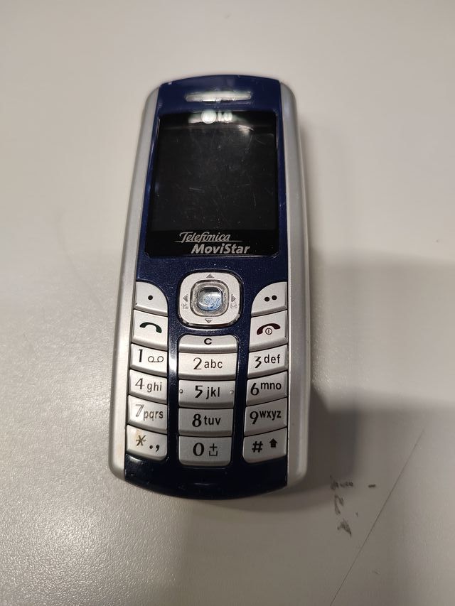 Móvil LG antiguo