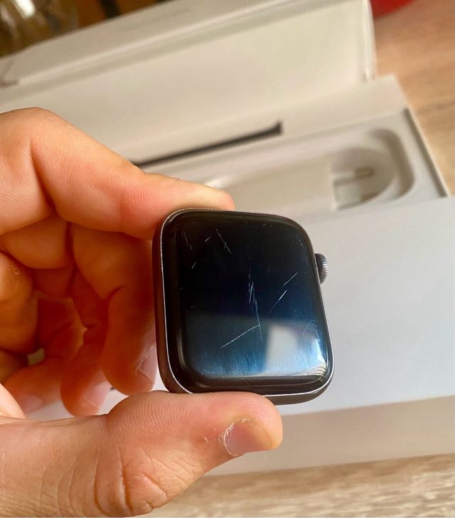 Apple Watch Series 5 44mm - Alluminio nero