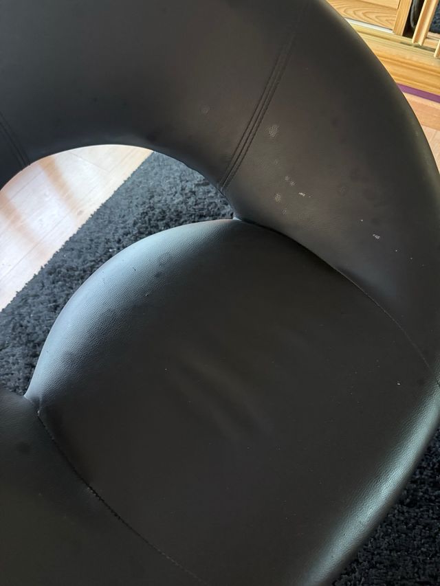 Sillón giratorio negro