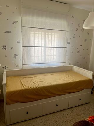 Cama divan Ikea blanca