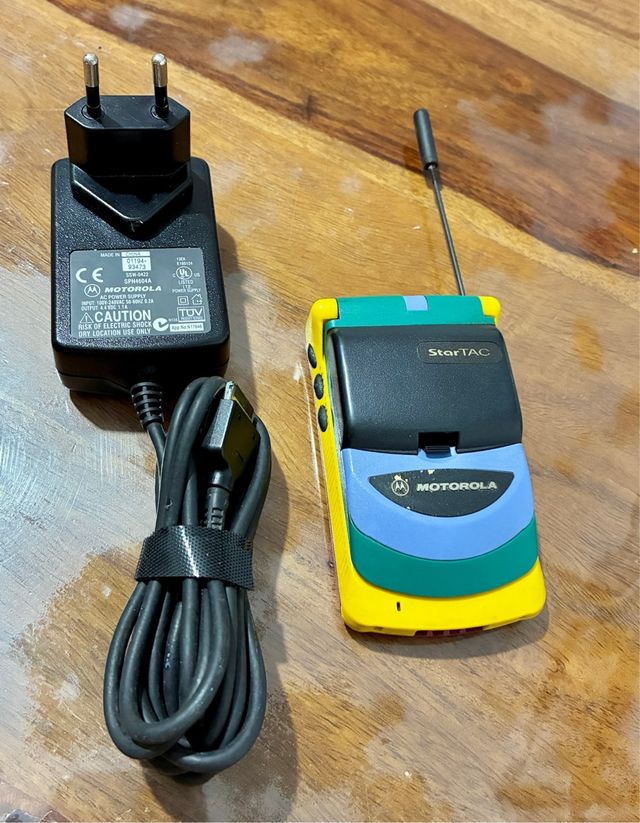 Motorola StarTAC 70 Rainbow