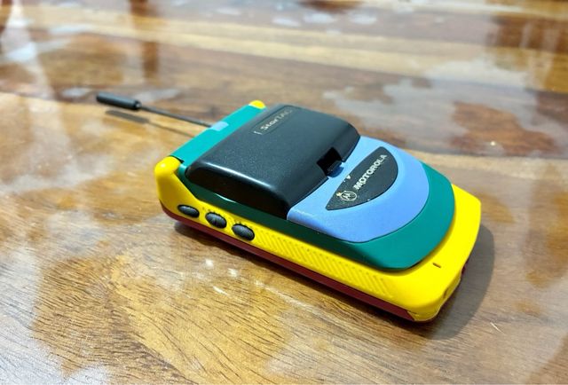 Motorola StarTAC 70 Rainbow